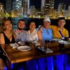 cena familiar en barco