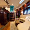 Yate de lujo Sea Ray Sundancer 62' con sala de estar interior